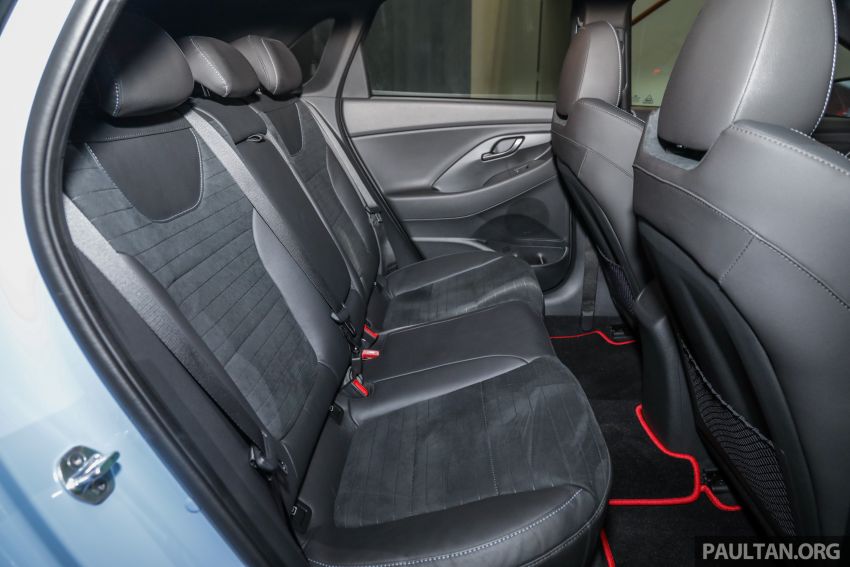 Hàng ghế sau của xe