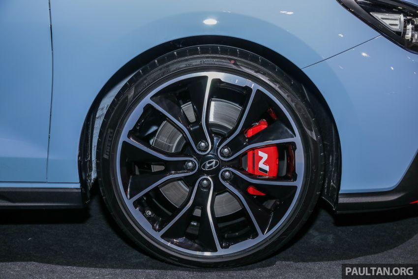 Cận cảnh bộ vành 19 inch của Hyundai i30 N