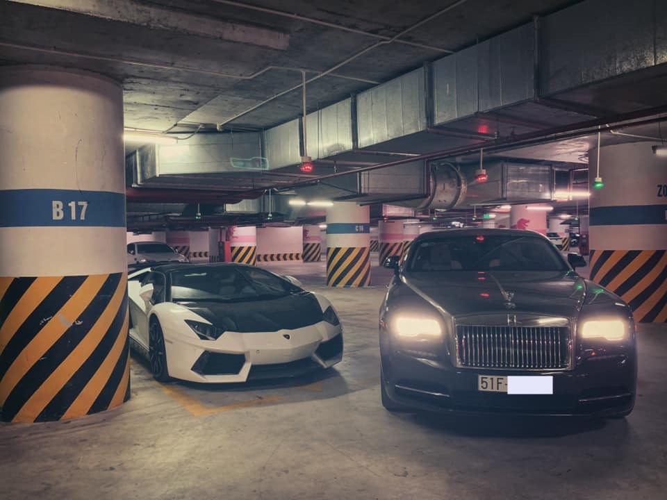 Rolls-Royce Wraith và Lamborghini Aventador LP700-4 Roadster độ hơn nửa tỷ đồng của doanh nhân Hà Nội