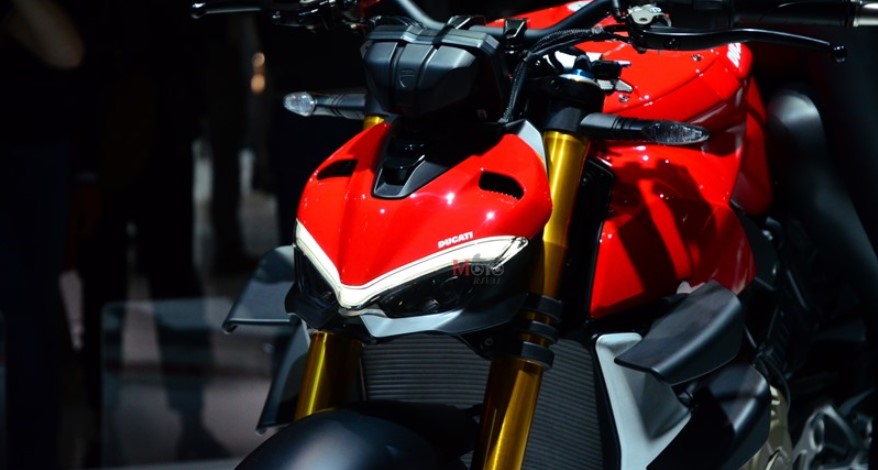 Đầu đ&egrave;n Ducati Streetfighter V4