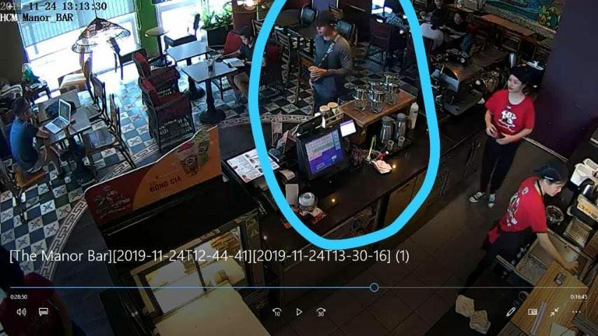 H&igrave;nh ảnh đối tượng trong qu&aacute;n cafe tại khu vực xem xe