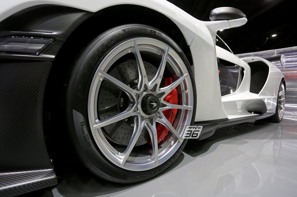 Một chiếc si&ecirc;u xe McLaren Senna c&oacute; gi&aacute; xuất xưởng khoảng 22,3 tỷ đồng