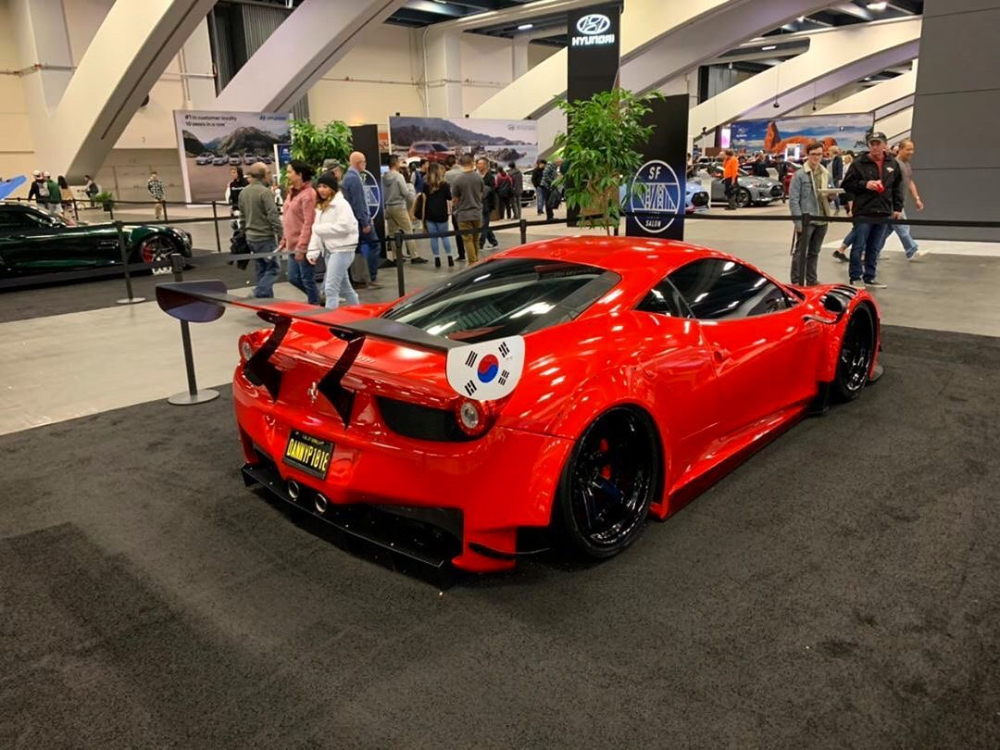 Chiếc siêu xe Ferrari 458 Italia của Danny Pak đang dự triển lãm xe San Francisco diễn ra từ ngày 28 tháng 11 cho đến ngày 2 tháng 12 năm 2019.