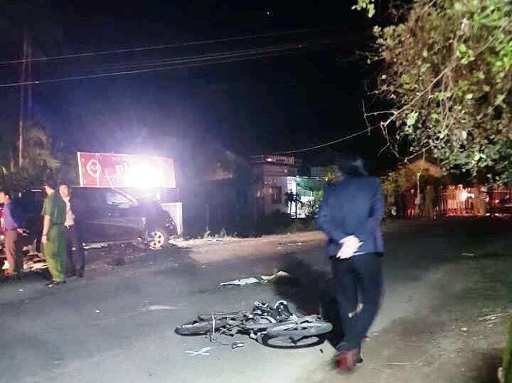Hiện trường vụ tai nạn liên hoàn nghiêm trọng tại Phú Yên