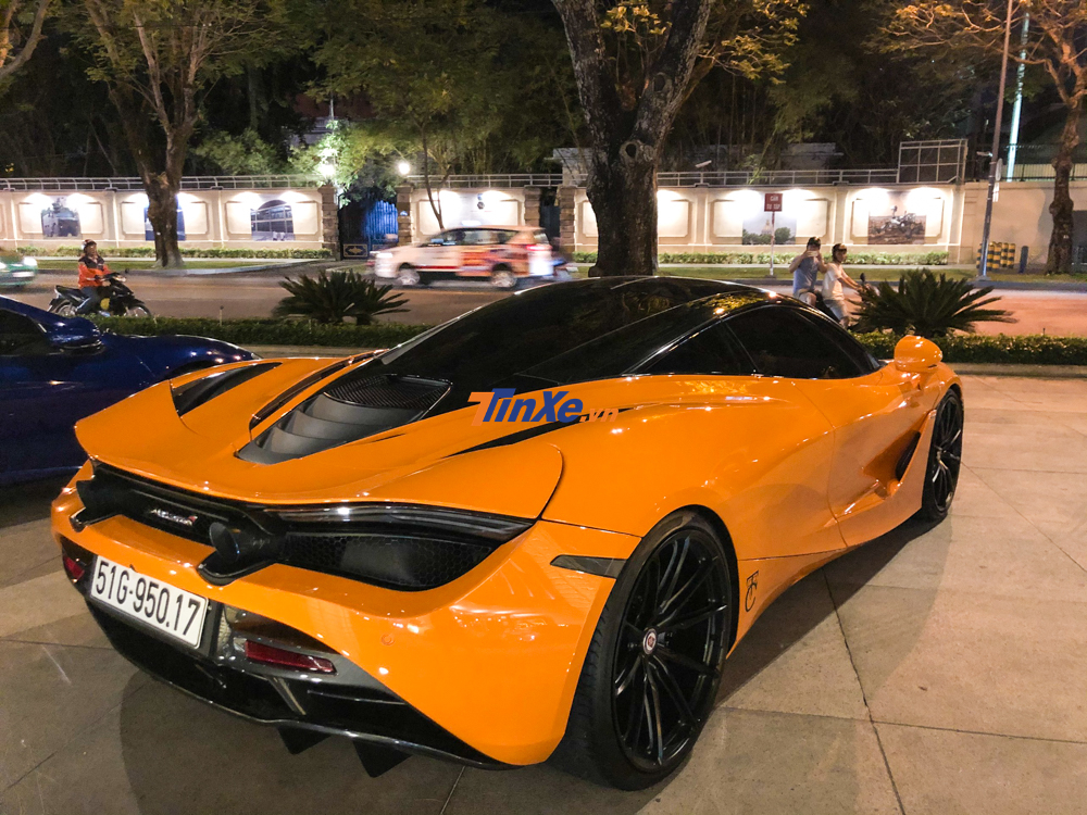 McLaren 720S màu cam của Cường Đô-la được độ ống xả của hãng Unobtanium làm từ chất liệu titanium