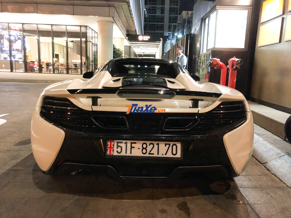 si&ecirc;u xe McLaren 650S Spider được trang bị động cơ V8, tăng &aacute;p k&eacute;p, dung t&iacute;ch 3.8 l&iacute;t, sản sinh c&ocirc;ng suất tối đa 641 m&atilde; lực