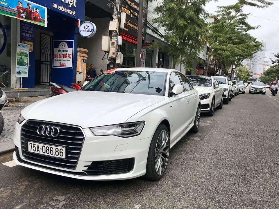 Ngoài ra là vài chiếc xe sang khác