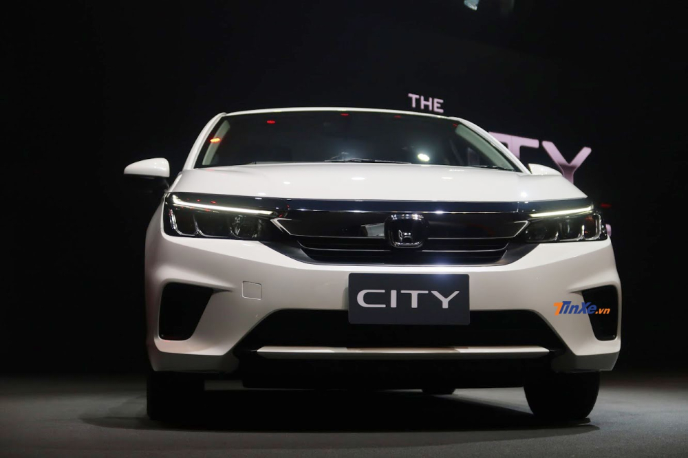 Thiết kế ngoại thất của Honda City 2020 vẫn chịu ảnh hưởng từ người anh em Civic nhưng mềm mại, tròn trịa và có phần sang trọng hơn trước đây