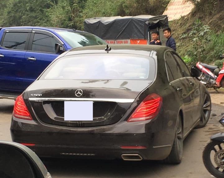 Thiệt hại của chiếc xe sang Mercedes-Benz S500 có thể hơn trăm triệu đồng