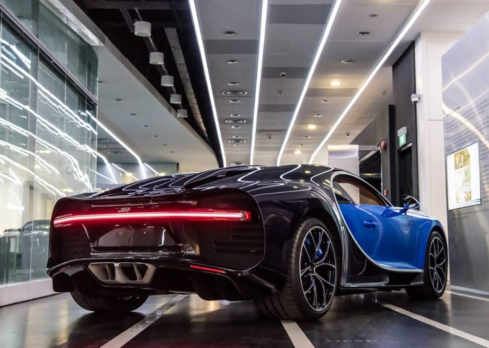 1 trong 3 chiếc Bugatti Chiron tại Singapore 1 trong 3 chiếc Bugatti Chiron tại Singapore