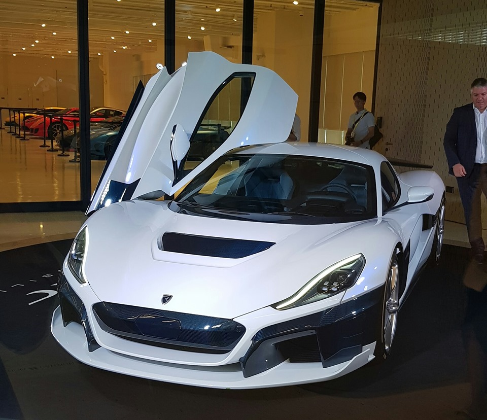 Siêu xe điện Rimac C_Two ra mắt Singapore Siêu xe điện Rimac C_Two ra mắt Singapore