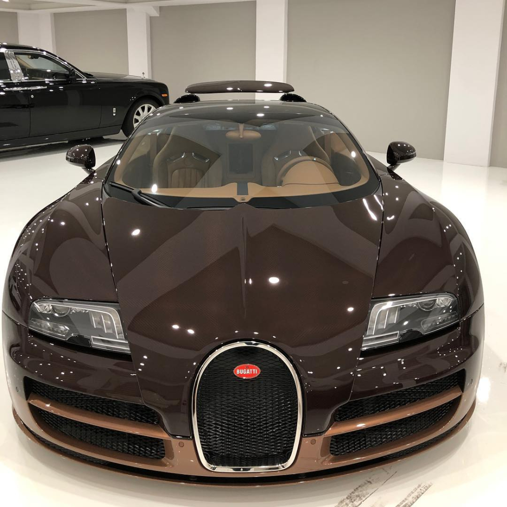 Cặp đôi siêu xe Bugatti Veyron của ông Khoshbin