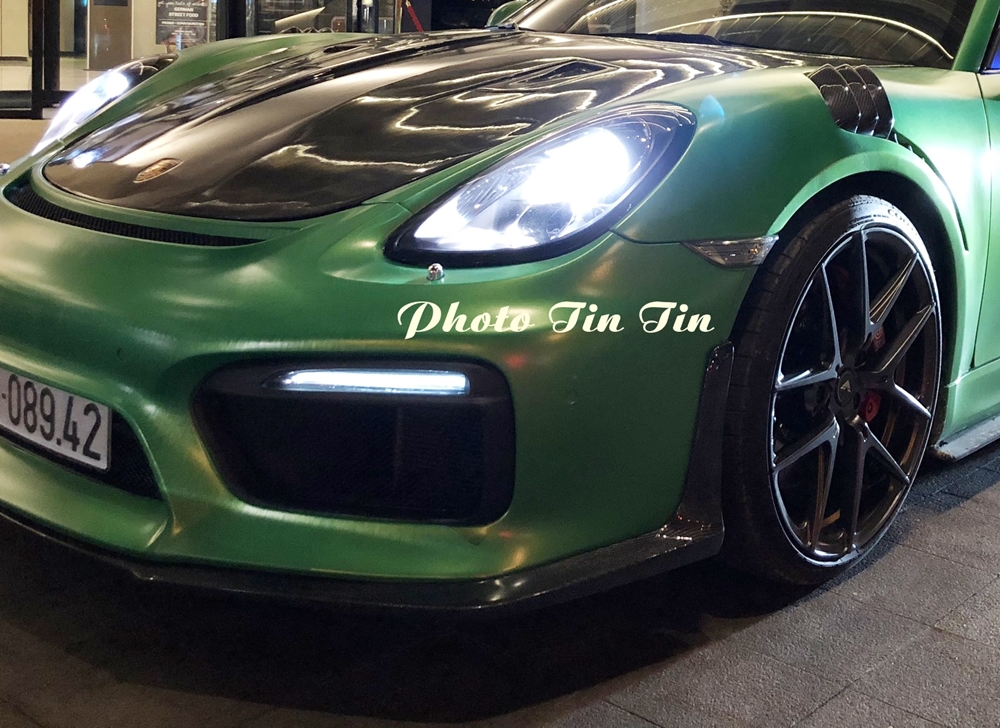 Bộ body kit xe đua Porsche 718 Cayman GT4 của chiếc Porsche Cayman 981 bằng carbon