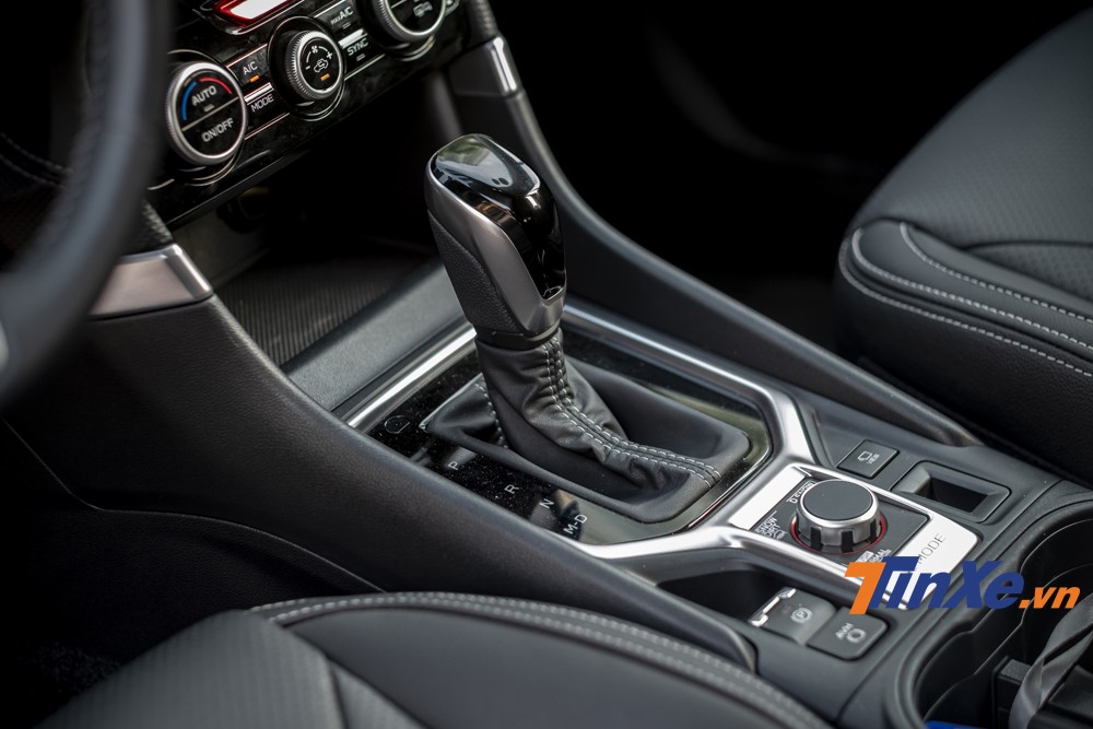 Hộp số v&ocirc; cấp CVT tr&ecirc;n Subaru Forester 2019 rất linh hoạt ở mọi chế độ l&aacute;i