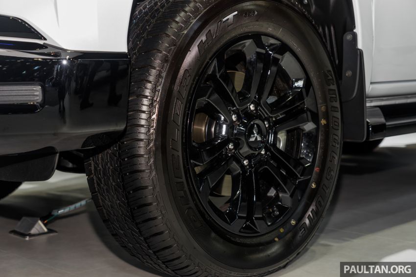 Bộ vành được sơn màu đen bóng của Mitsubishi Triton Athlete 2019