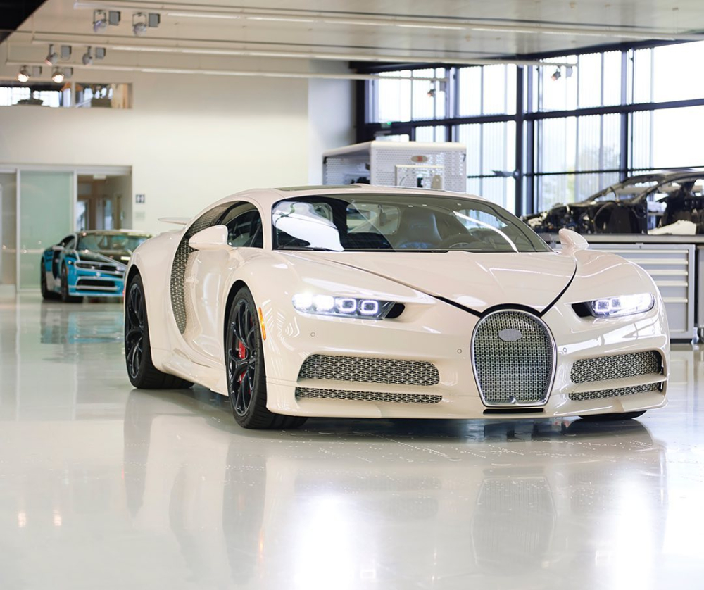 Chiếc Bugatti Chiron n&agrave;y dự kiến vẫn d&ugrave;ng động cơ nguy&ecirc;n bản