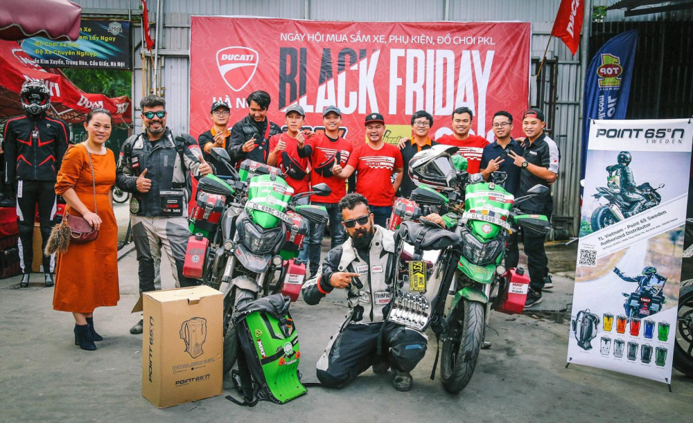Giao lưu với 2 biker người Ấn Độ đã đi qua 11 nước trên thế giới bằng xe mô tô
