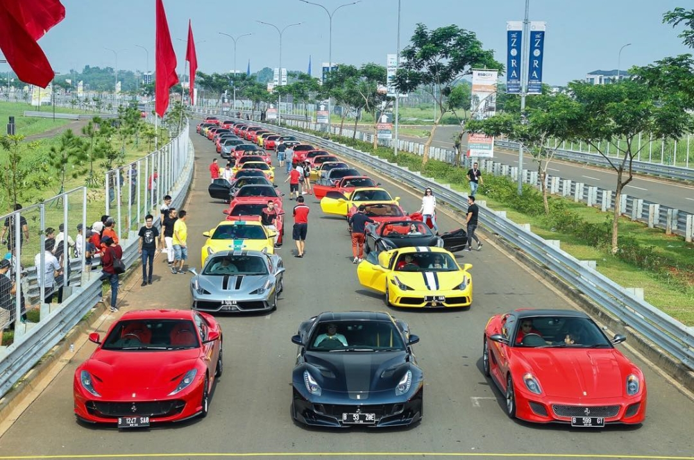 Những hình ảnh đẹp khác của câu lạc bộ siêu xe Ferrari ở Singapore.