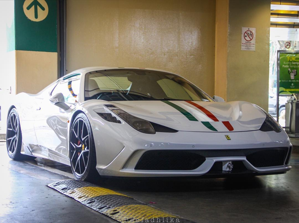 Ferrari 458 Speciale Aperta cũng là mẫu siêu xe mui trần hàng hiếm rất đáng mơ ước của không ít nhà giàu Việt.