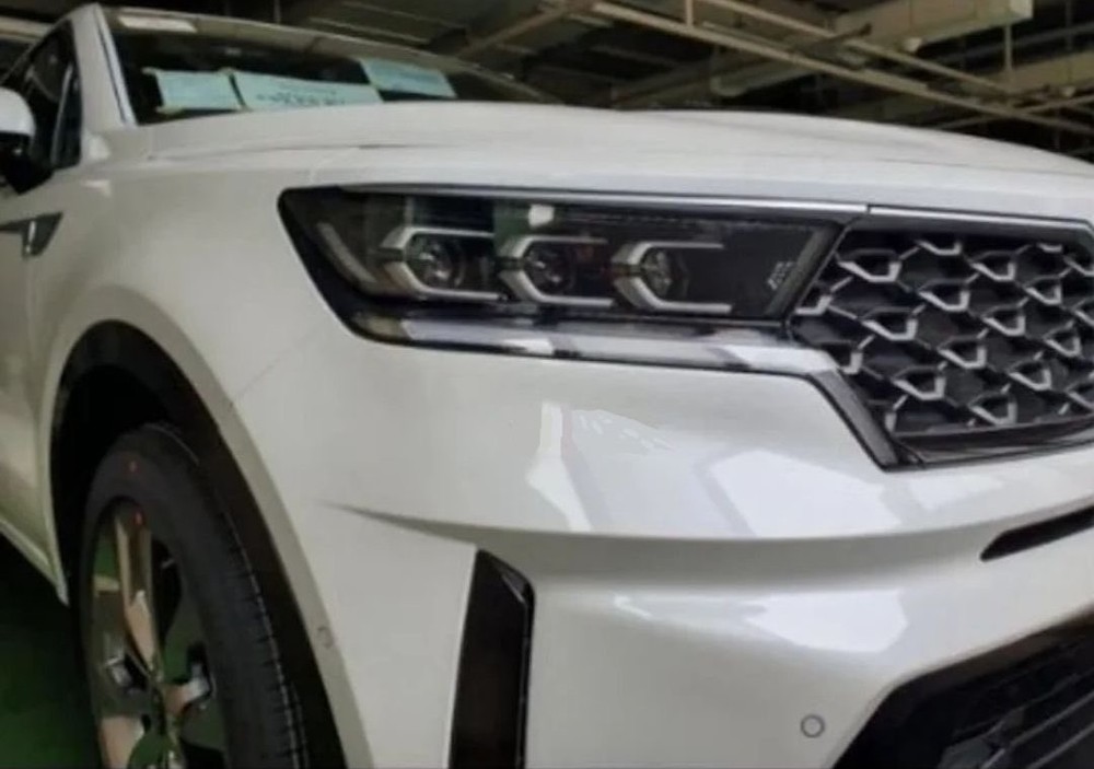 Hình ảnh đầu tiên hé lộ ngoại thất của Kia Sorento 2020