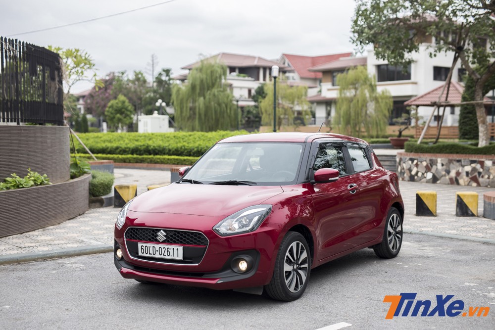 Suzuki Swift l&agrave; mẫu xe b&aacute;n tương đối chạy ở ph&acirc;n kh&uacute;c hatchback cỡ B chỉ sau Toyota Yaris