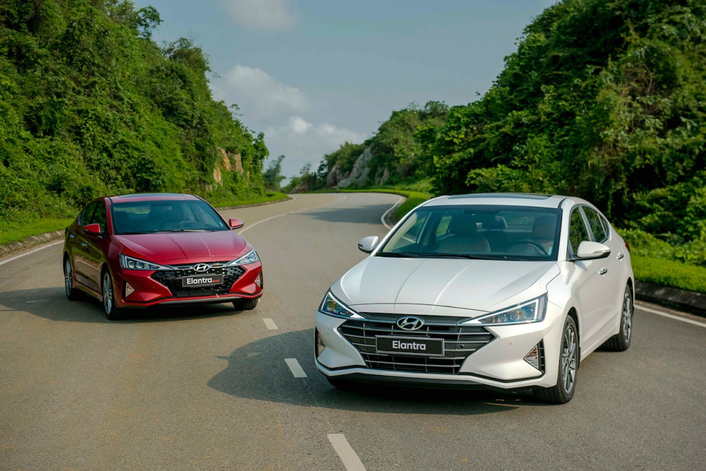 Hyundai Elantra 2019 có giá niêm yết từ 580 – 769 triệu đồng cho 4 phiên bản