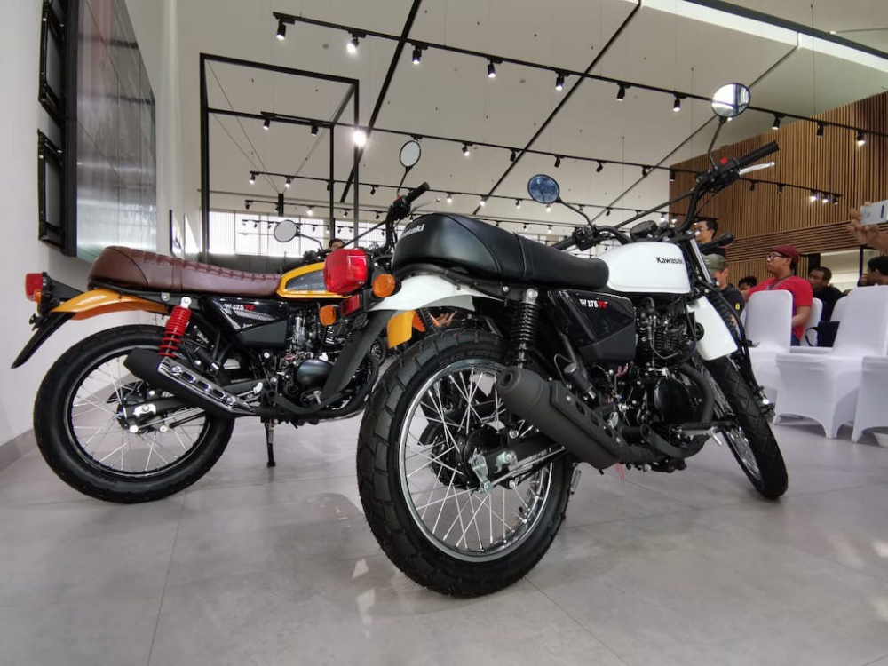 Chiếc xe sử dụng chế cơ thay v&igrave; phun xăng điện tử