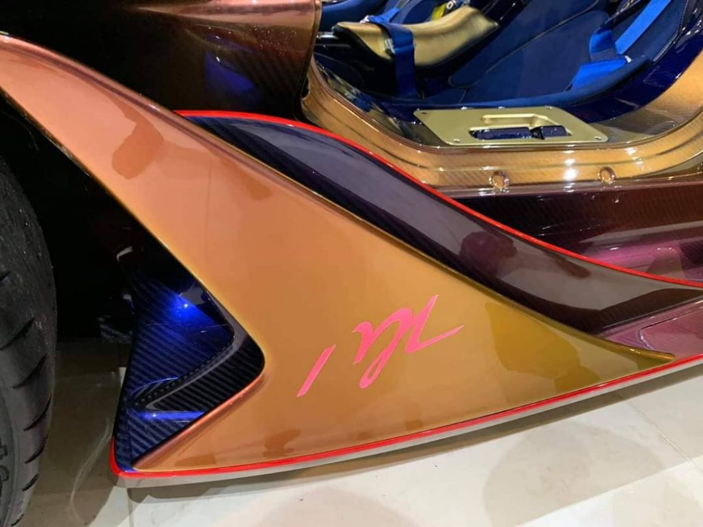 Logo ML của siêu xe Apollo Intensa Emozione Logo ML của siêu xe Apollo Intensa Emozione Golden Dragon