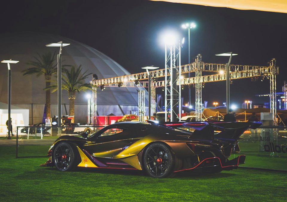 Apollo Intensa Emozione Apollo Intensa Emozione Golden Dragon của đại gia Malaysia có màu vàng ánh kim và sợi carbon tím
