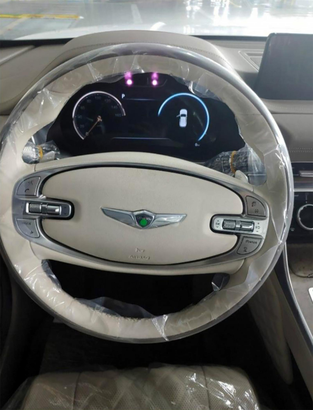 Vô lăng 2 chấu và bảng đồng hồ kỹ thuật số của Genesis GV80 2020