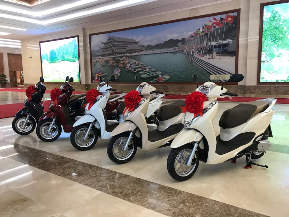 Các tuyển thủ nữ sẽ được tặng xe ga Honda Lead và tiền mặt Các tuyển thủ nữ sẽ được tặng xe ga Honda Lead và tiền mặt