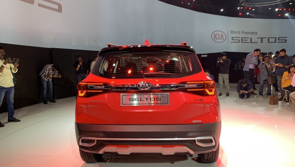 Thiết kế ph&iacute;a sau của Kia Seltos 2020