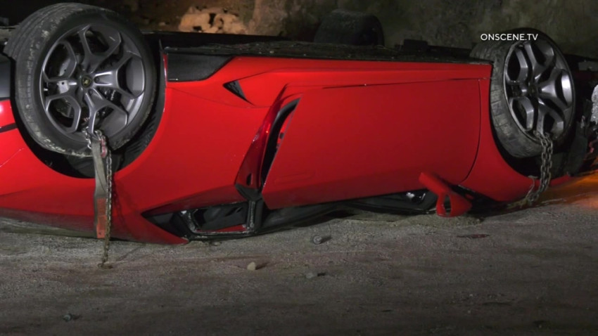 Chiếc siêu xe Lamborghini Huracan ngửa bụng sau tai nạn