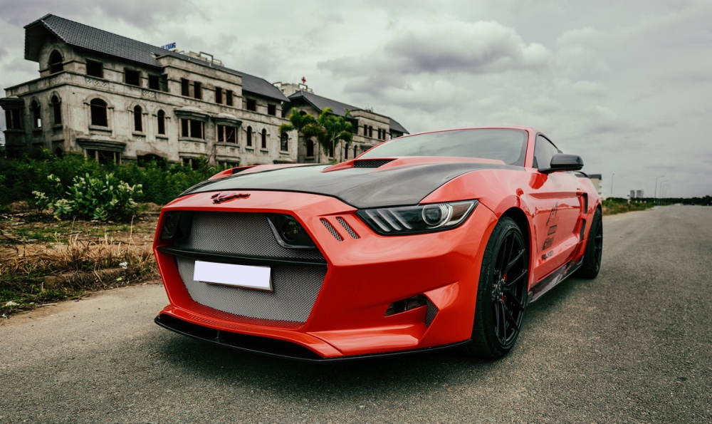 Một chiếc Ford Mustang độ body kit Rocket rất đẹp mắt