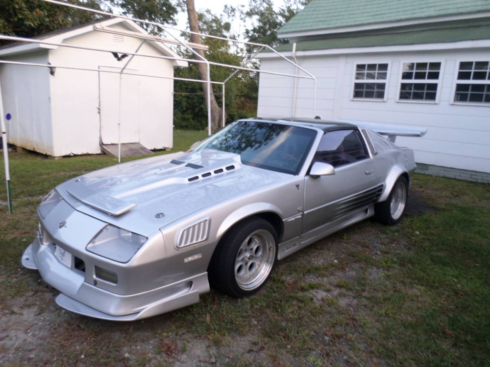 Chevrolet Camaro 1991 được độ thân vỏ công phu để trở thành Lamborghini Chevrolet Camaro 1991 được độ thân vỏ công phu để trở thành Lamborghini