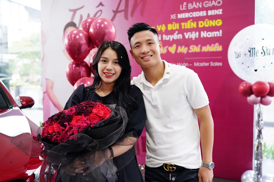 Vợ chồng Bùi Tiến Dũng Vợ chồng Bùi Tiến Dũng