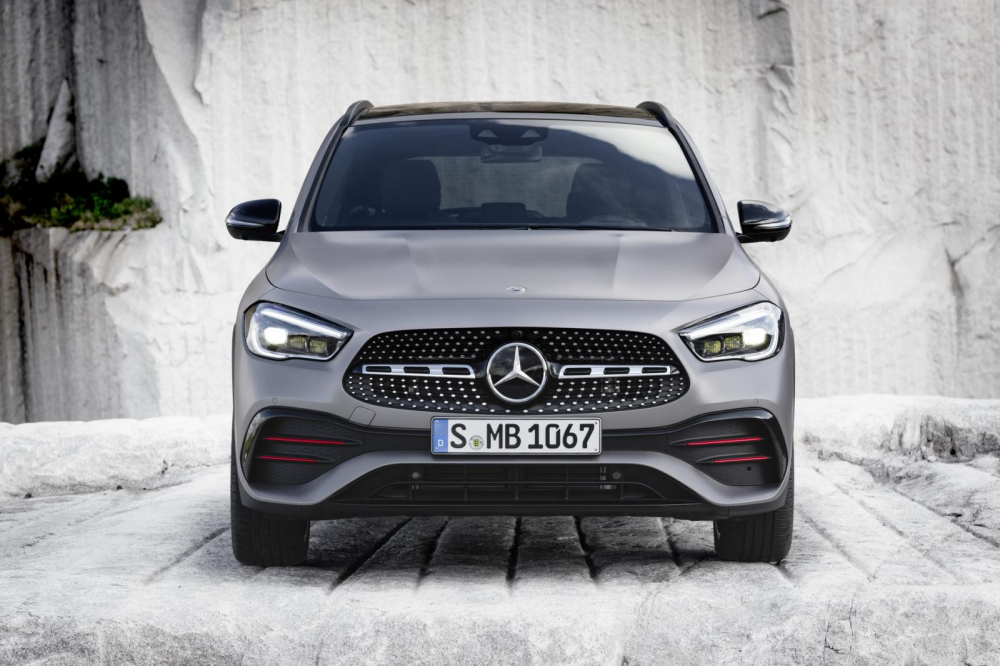 Cận cảnh thiết kế đầu xe của Mercedes-Benz GLA 2021