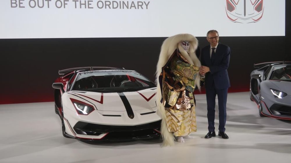 Siêu xe Lamborghini Aventador SVJ Roadster Siêu xe Lamborghini Aventador SVJ Roadster Kabuki cùng nghệ sĩ lừng danh Ainosuke Takaoka