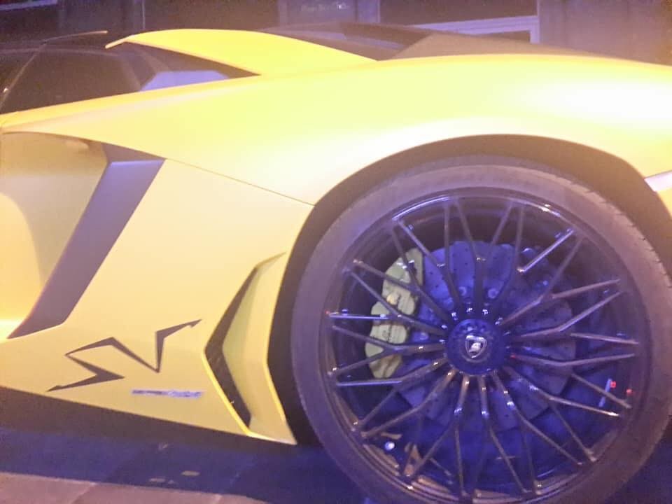 Lamborghini Aventador LP750-4 SV mui trần chỉ c&oacute; đ&uacute;ng 500 chiếc được sản xuất tr&ecirc;n thế giới