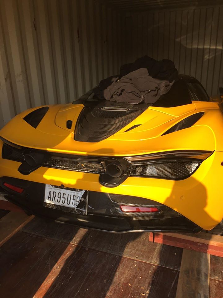 Khui công McLaren 720S Spider màu vàng Volcano đầu tiên ở Việt Nam