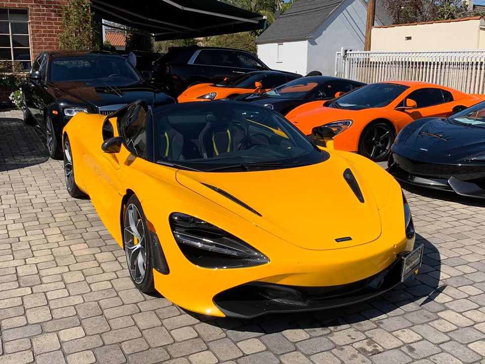 Ngoài McLaren 720S Spider này, tại Việt Nam chỉ còn chiếc McLaren 650S Spider của Phan Thành là sở hữu màu sơn Volcano Yellow