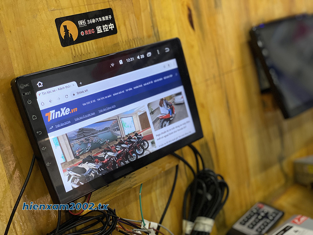 Ho&agrave;n to&agrave;n c&oacute; thể thực hiện rất nhiều t&aacute;c vụ v&agrave; c&agrave;i nhiều ứng dụng tr&ecirc;n chiếc m&agrave;n h&igrave;nh Android. 