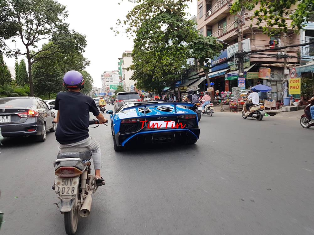 Lamborghini Aventador LP750-4 SV Roadster thứ 2 tại Việt Nam