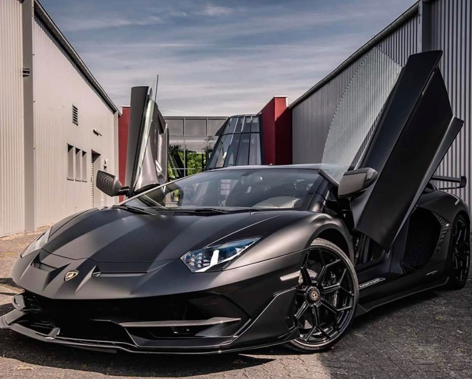 Vẻ đẹp Lamborghini Aventador SVJ của chủ cũ Lamborghini Aventador LP750-4 SV mui trần m&agrave;u Blue Lemans mới về Việt Nam