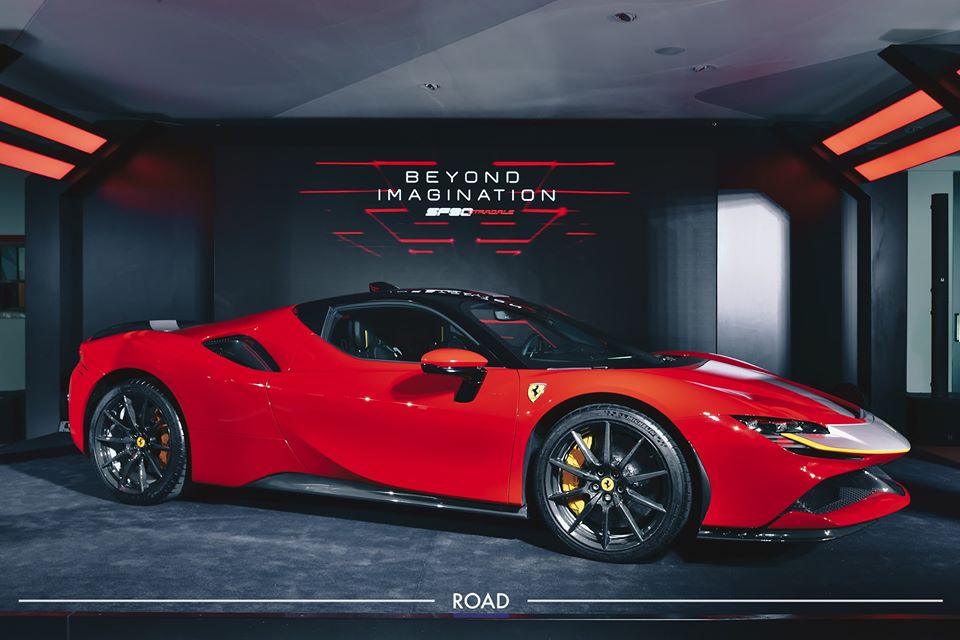 Siêu phẩm hybrid Ferrari SF90 Stradale lần đầu đến Hồng Kông