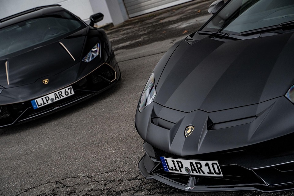 Cặp Lamborghini Batman của chủ cũ Lamborghini Aventador LP750-4 SV mui trần m&agrave;u Blue Lemans mới về Việt Nam