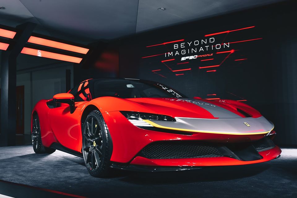 Vẻ đẹp của siêu xe Ferrari SF90 Stradale