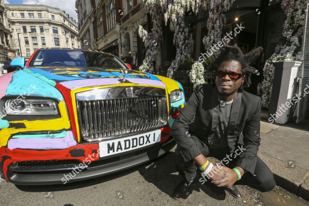 Nghệ sĩ đường phố Bradley Theodore cùng chiếc Rolls-Royce Wraith Nghệ sĩ đường phố Bradley Theodore cùng chiếc Rolls-Royce Wraith
