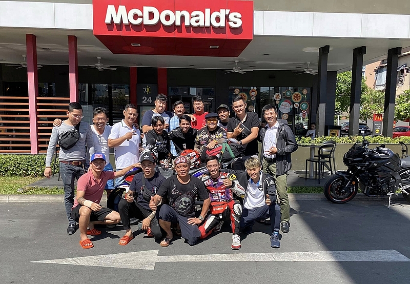 Nam biker được coi như thần tượng và có rất nhiều fan sau hành trình