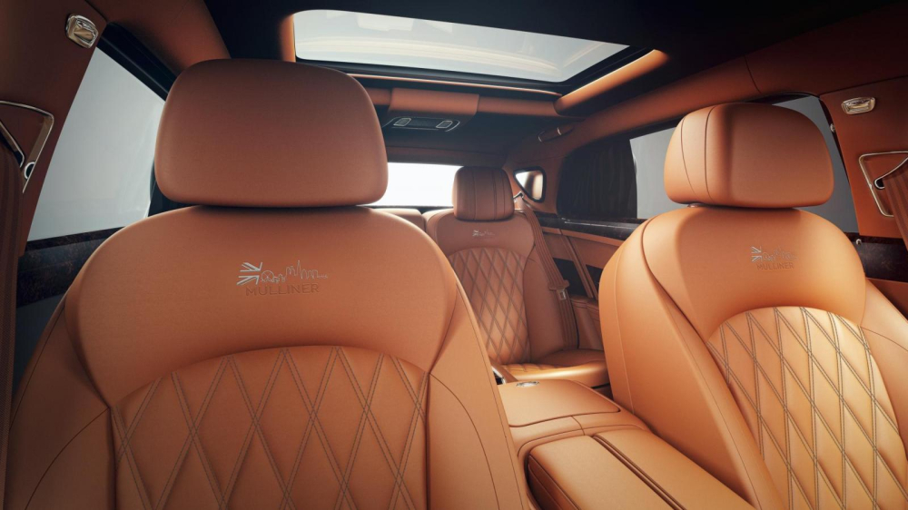 Ghế của Bentley Mulsanne EWB Limited Edition được thêu hình đường chân trời của thủ đô London hiện đại Ghế của Bentley Mulsanne EWB Limited Edition được thêu hình đường chân trời của thủ đô London hiện đại